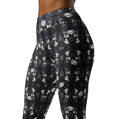 Chihuahuas and Diamonds - Black and White Deco Yoga Leggings